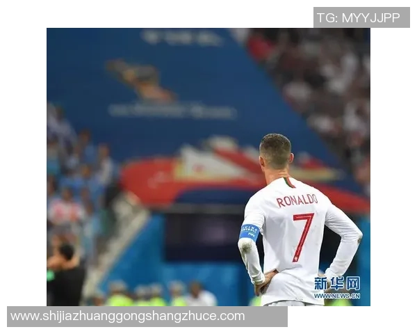 世界足坛知名足球球星盘点与当今活跃巨星详细介绍