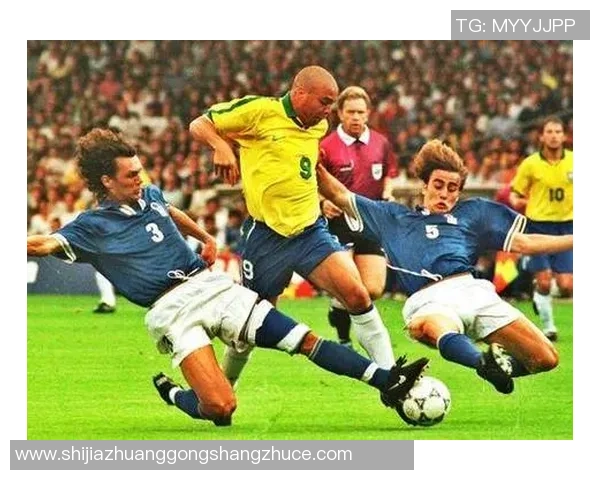 世界足坛当家球星风采与巅峰表现全景解析