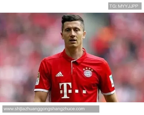 当今足坛三号前锋球星的崛起与挑战解析