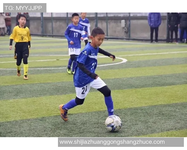 当璀璨球星邂逅追梦少年那一刻足球点燃了纯真的热爱