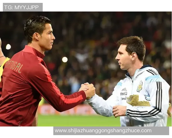 聚焦足球巨星瞬间展现辉煌球技和场上风采的精彩瞬间