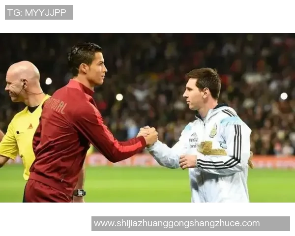 足坛巨星难得同框合影见证绿茵情谊闪耀足球历史时刻