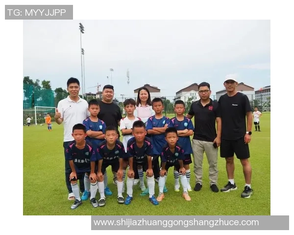 足球巨星的儿子与普通女孩的青涩爱情故事在绿茵场上绽放光彩 足球巨星的儿子与普通女孩的青涩爱情故事在绿茵场上绽放光彩